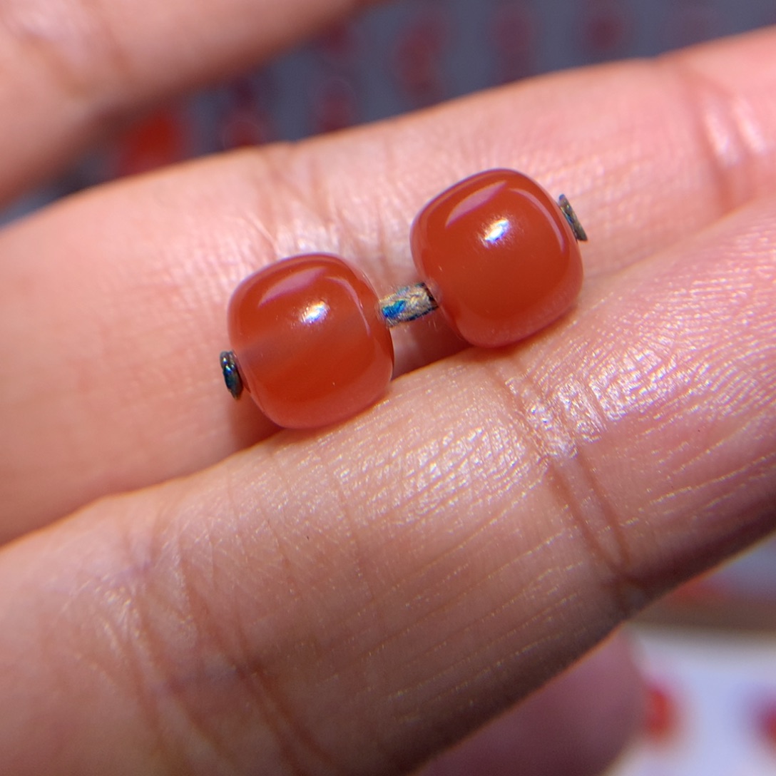 南红玛瑙老型对珠8.4×7.4未镶嵌微沙带