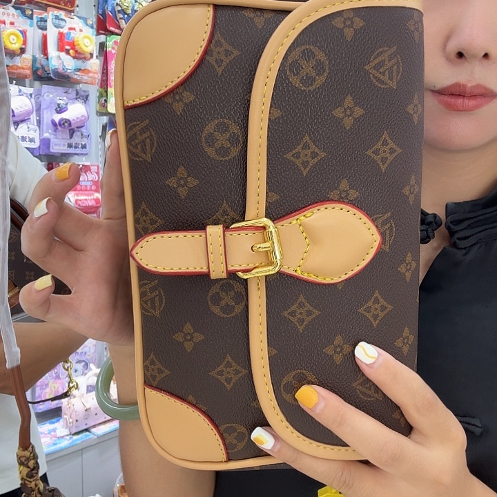 水晶玻璃吸管款嗯