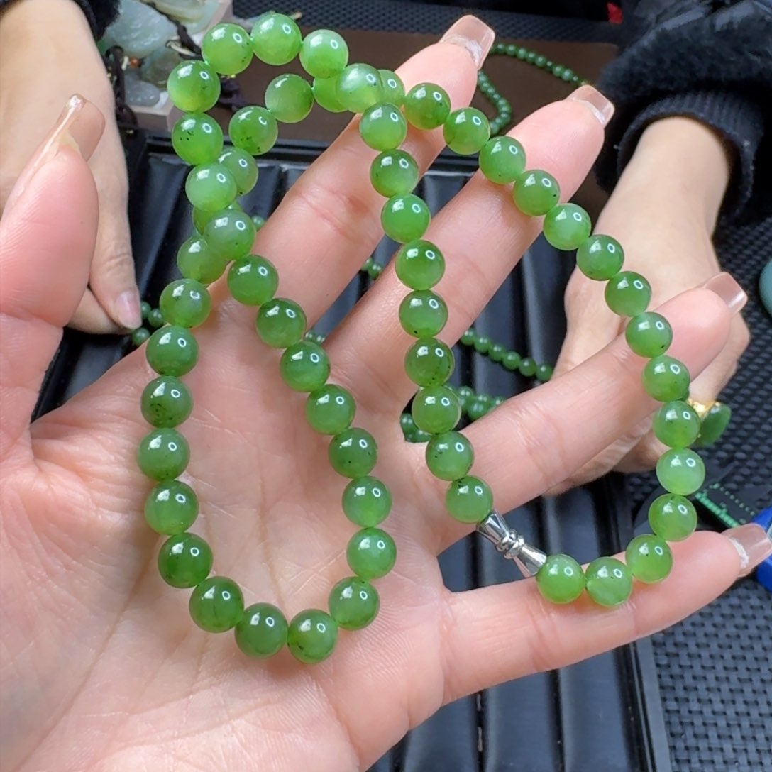 和田玉（碧玉）颈饰未镶嵌