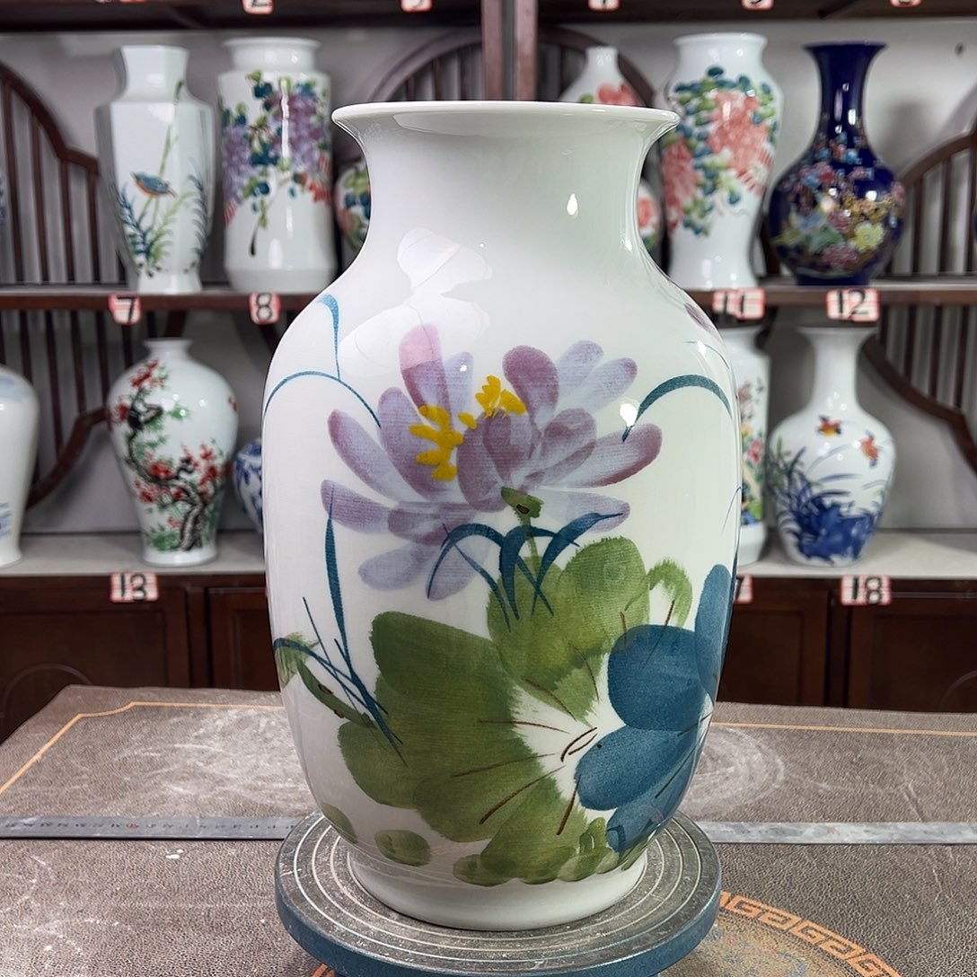 陶摆件景德镇陶瓷大冬紫荷