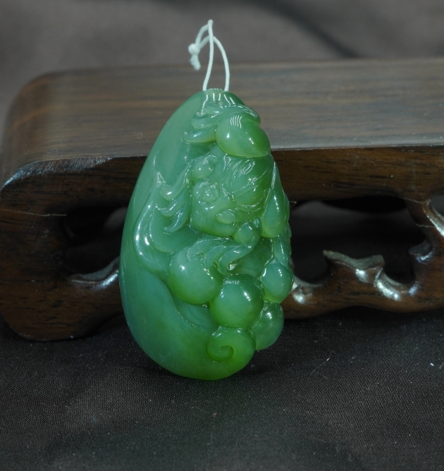 和田玉碧玉猫眼荷叶青蛙吊坠 BY021105