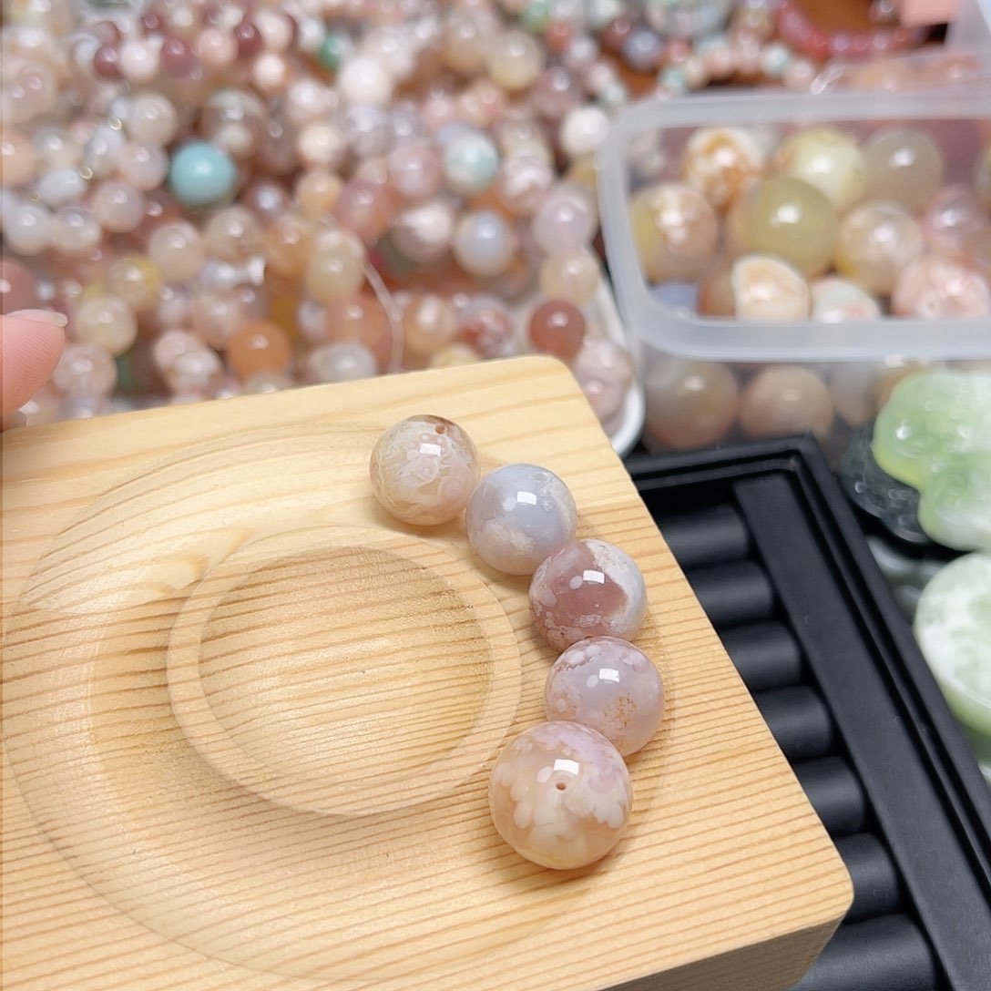 玛瑙/玉髓珠宝半成品未镶嵌?