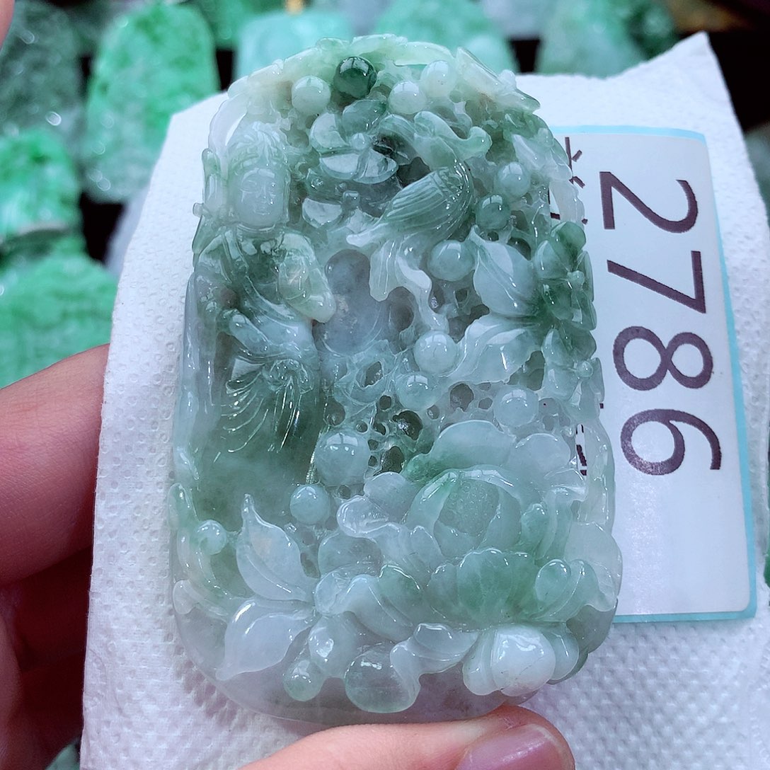 吊坠(不含链)未镶嵌翡翠