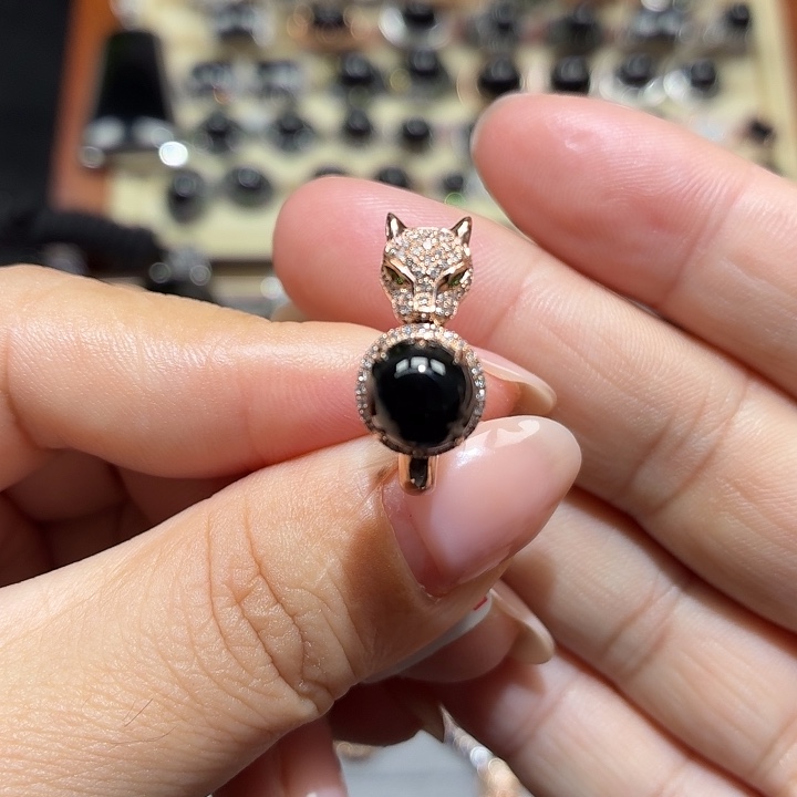 翡翠18K金镶嵌戒指