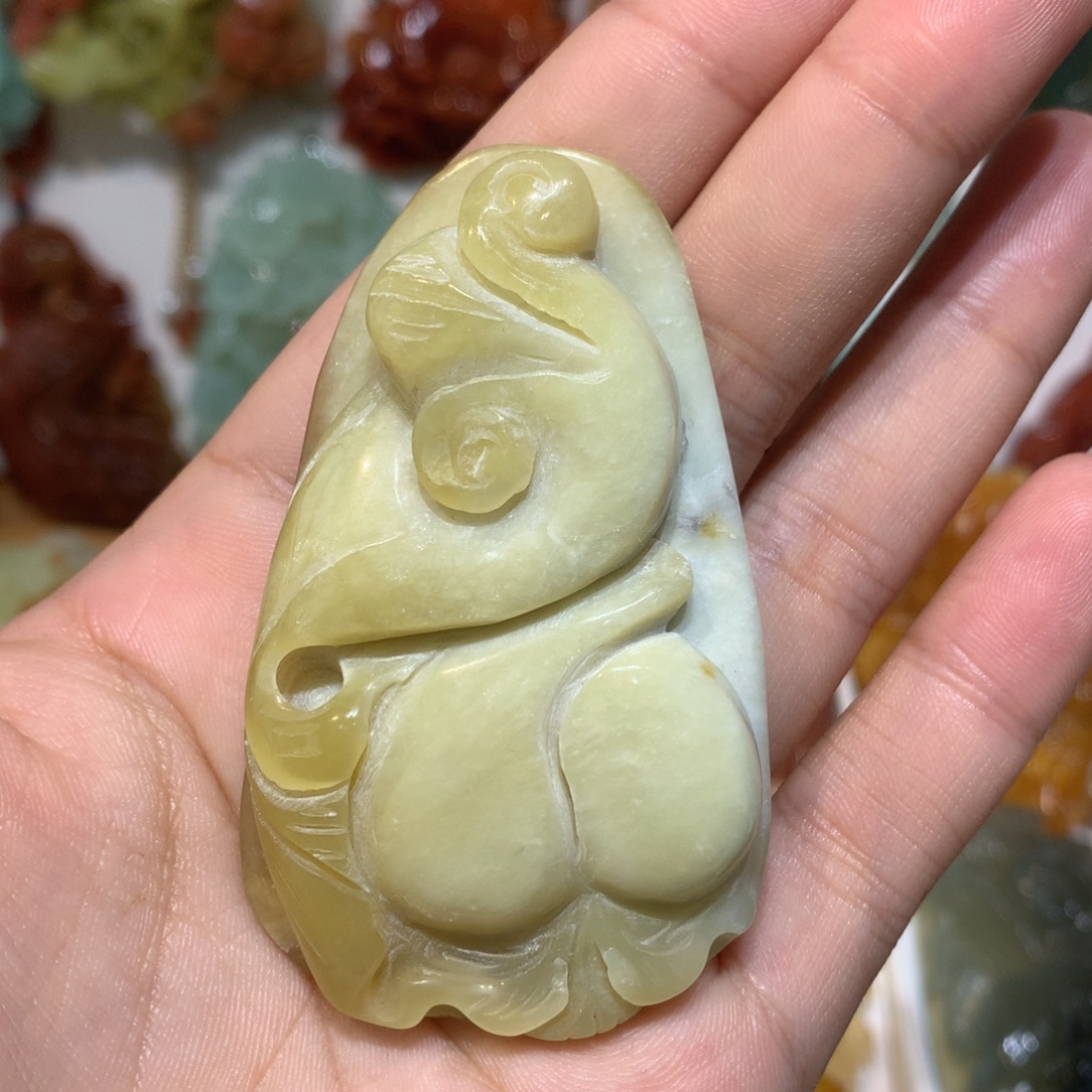 未镶嵌蛇纹石玉颈饰