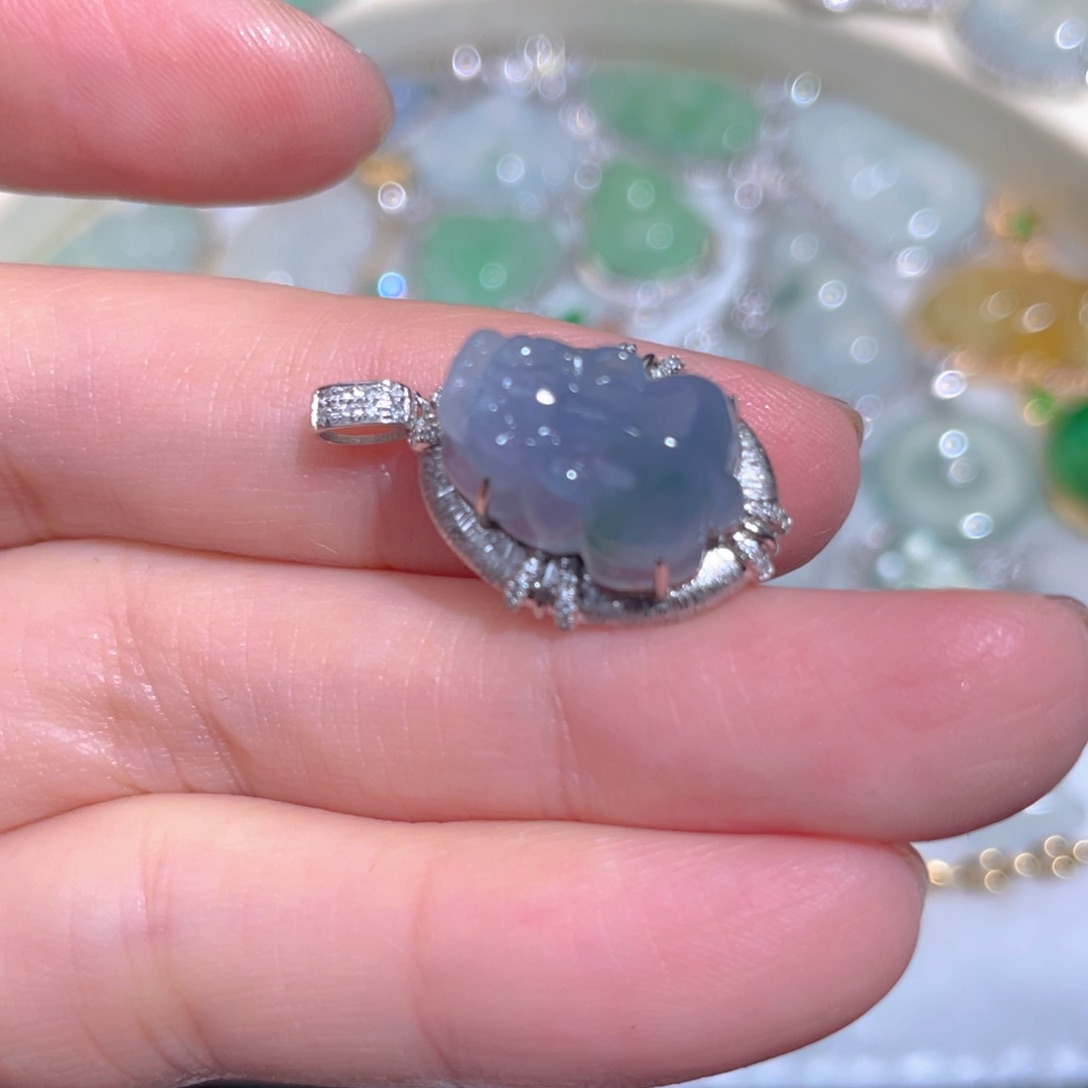 翡翠颈饰18K金镶嵌翡翠