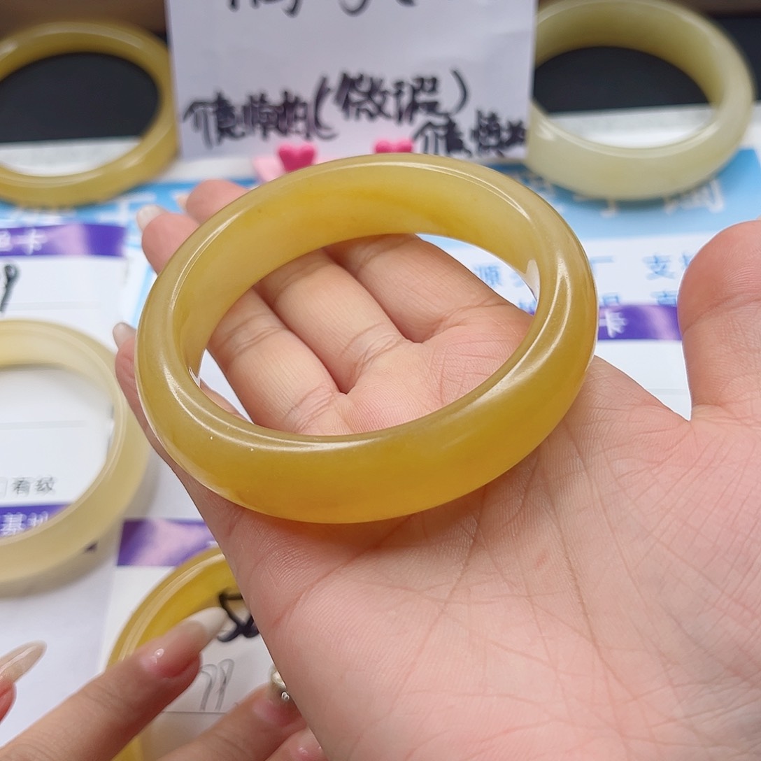 石英质玉手镯未镶嵌590—63