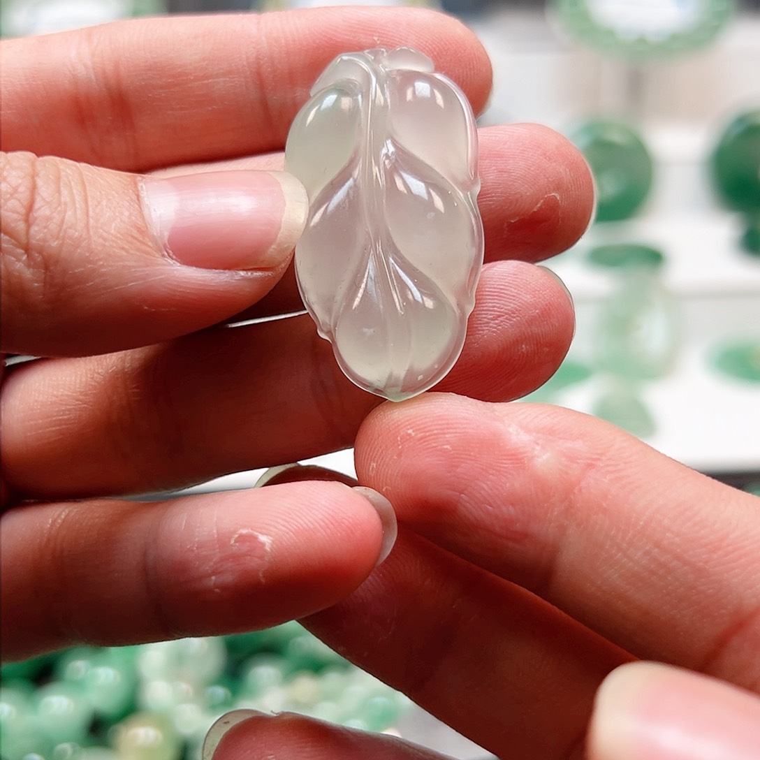 石英质玉吊坠(赠链)未镶嵌