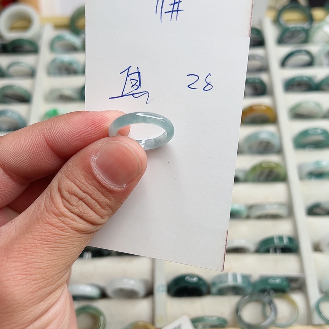 翡翠戒指未镶嵌翡翠