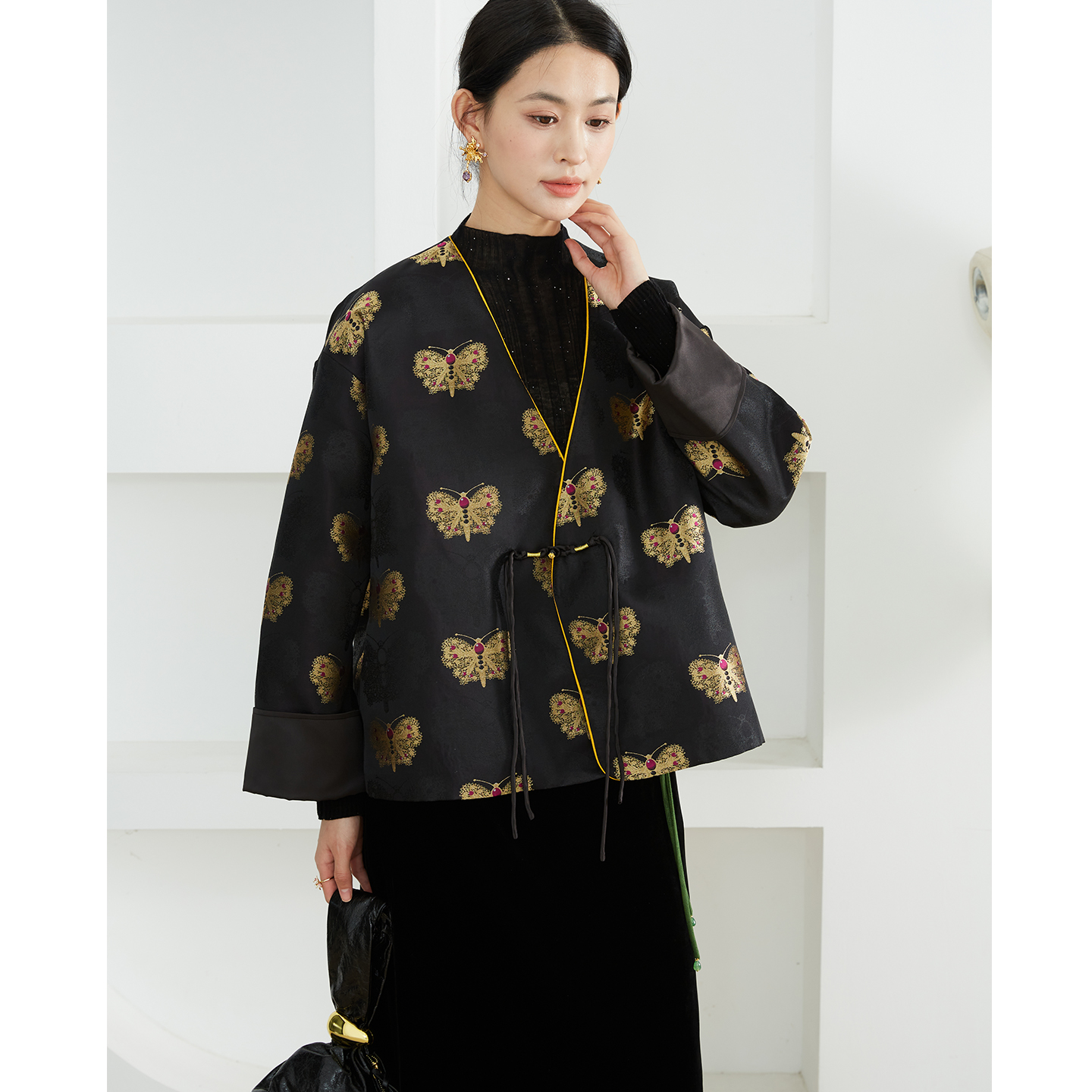 SILVIYE黑金蝴蝶真丝宋锦V领新中式茶服外套女100桑蚕丝秋WT52427