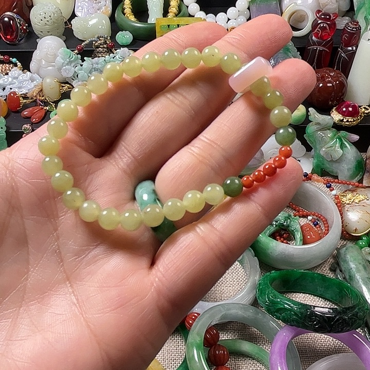 翡翠未镶嵌颈饰翡翠未镶嵌颈饰