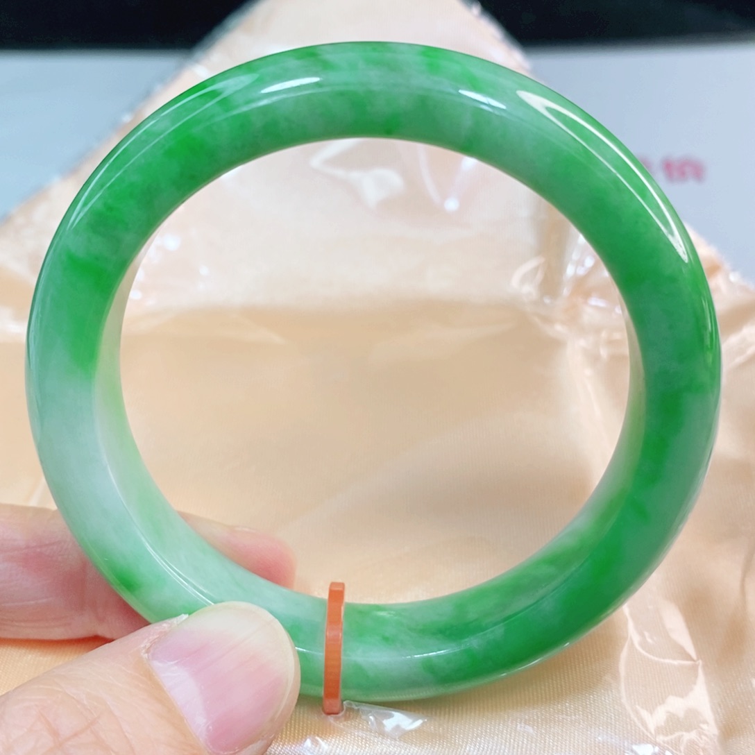 翡翠手镯未镶嵌鹅*54圈口正圈