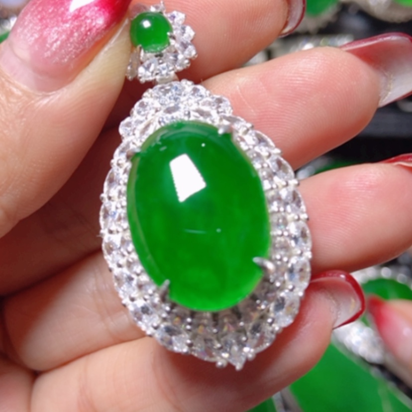 【闪购商品】翡翠颈饰银S925镶嵌翡翠