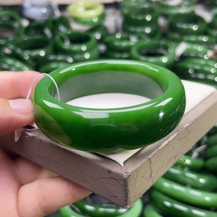 未镶嵌手镯和田玉（碧玉）