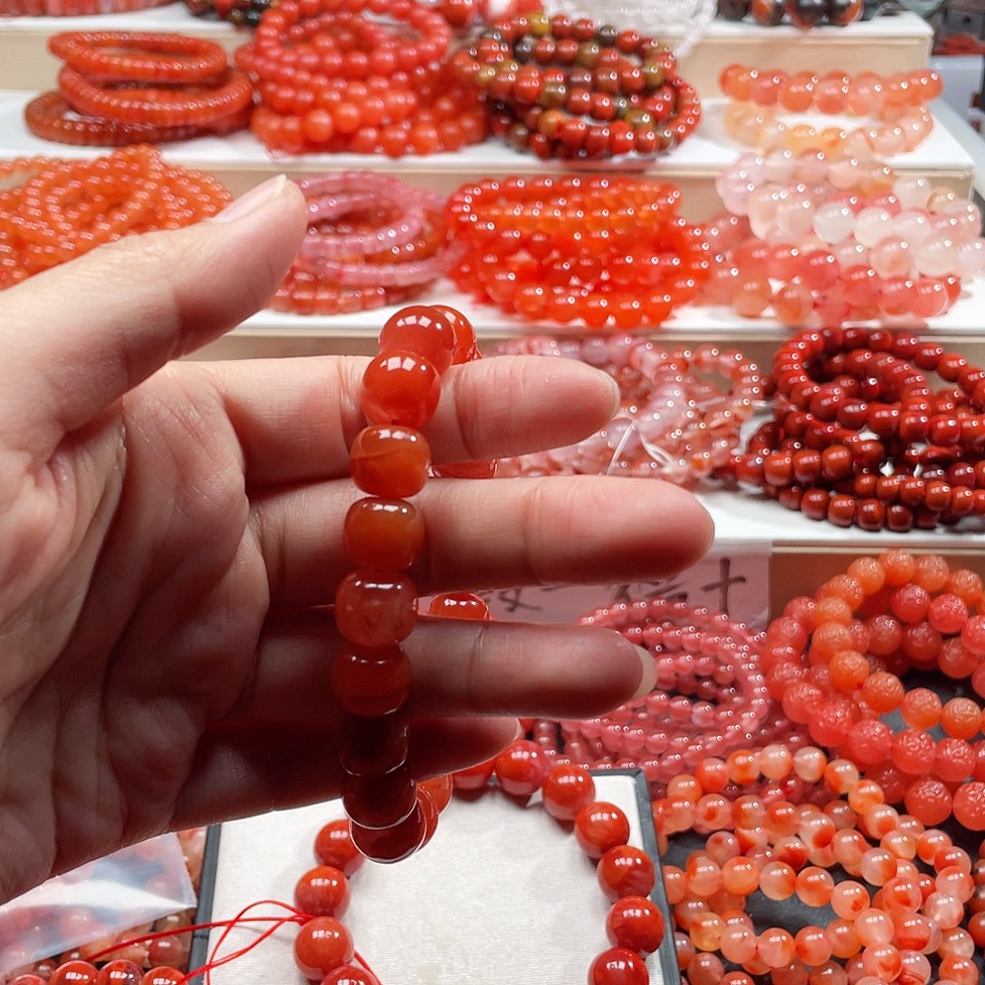****古南红玛瑙未镶嵌手链