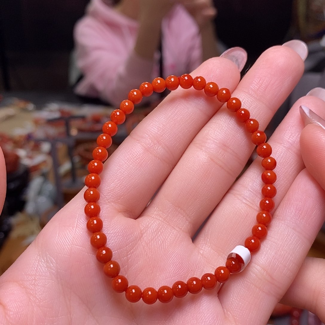 南红玛瑙手串未镶嵌4mm