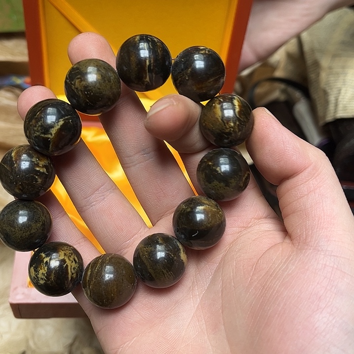 大叶紫檀（黑酸枝木类）