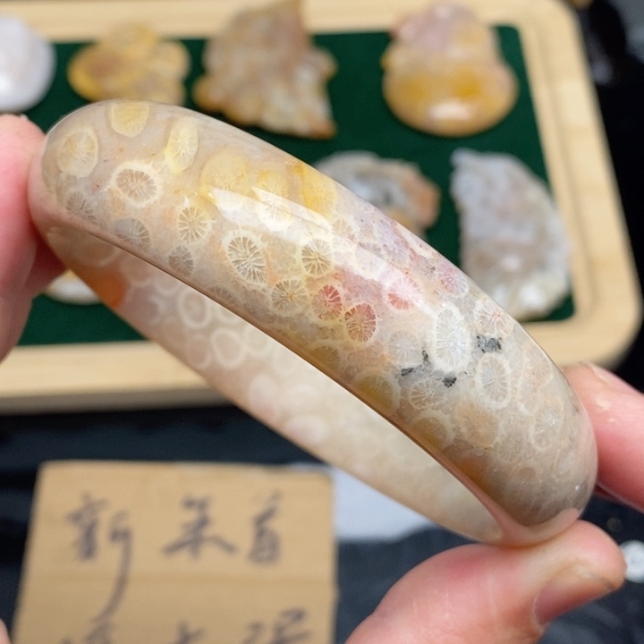 硅化珊瑚（珊瑚玉）手镯未镶嵌61.6