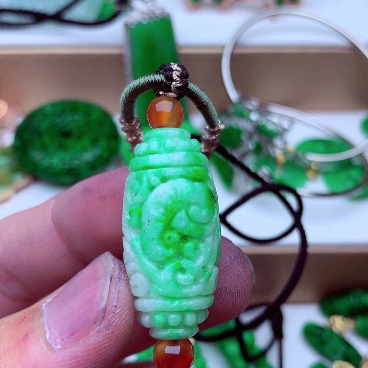 翡翠未镶嵌吊坠(不含链)