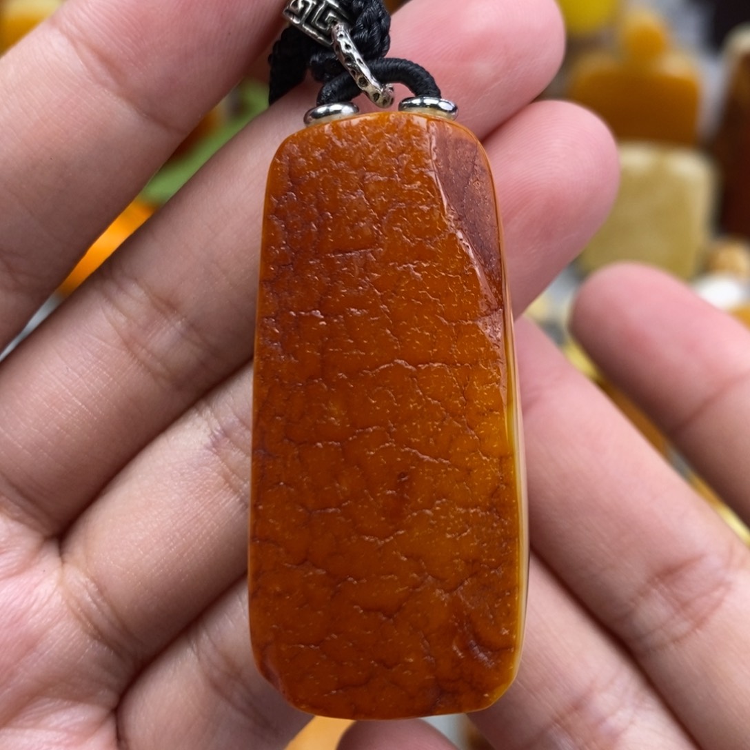 琥珀吊坠(赠链)未镶嵌