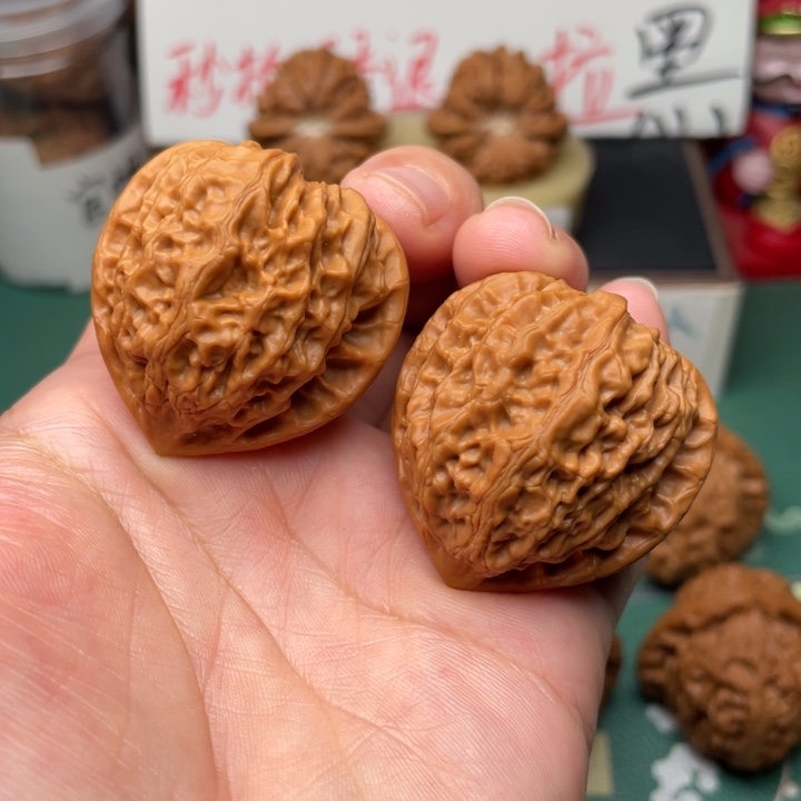 【闪购商品】文玩核桃吊坠37金牛