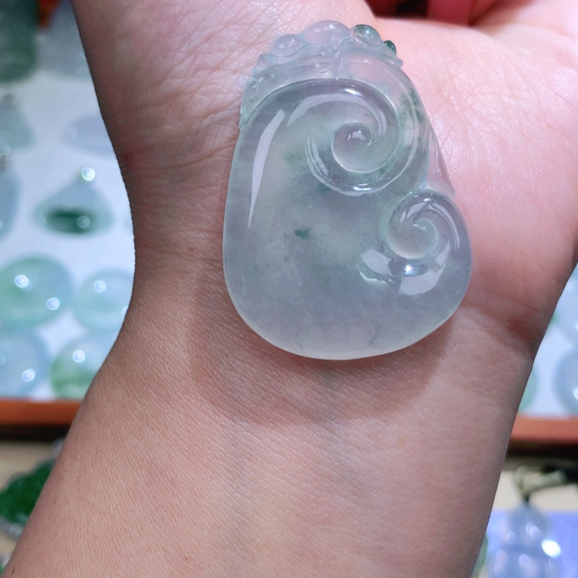 【闪购商品】翡翠颈饰未镶嵌如意