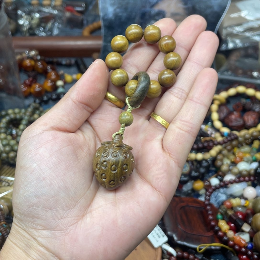 维腊木（绿檀）无事牌