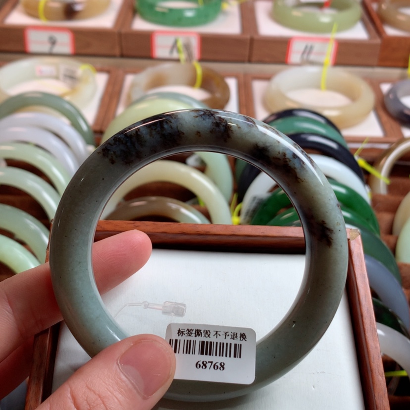 【闪购商品】和田玉手镯未镶嵌58