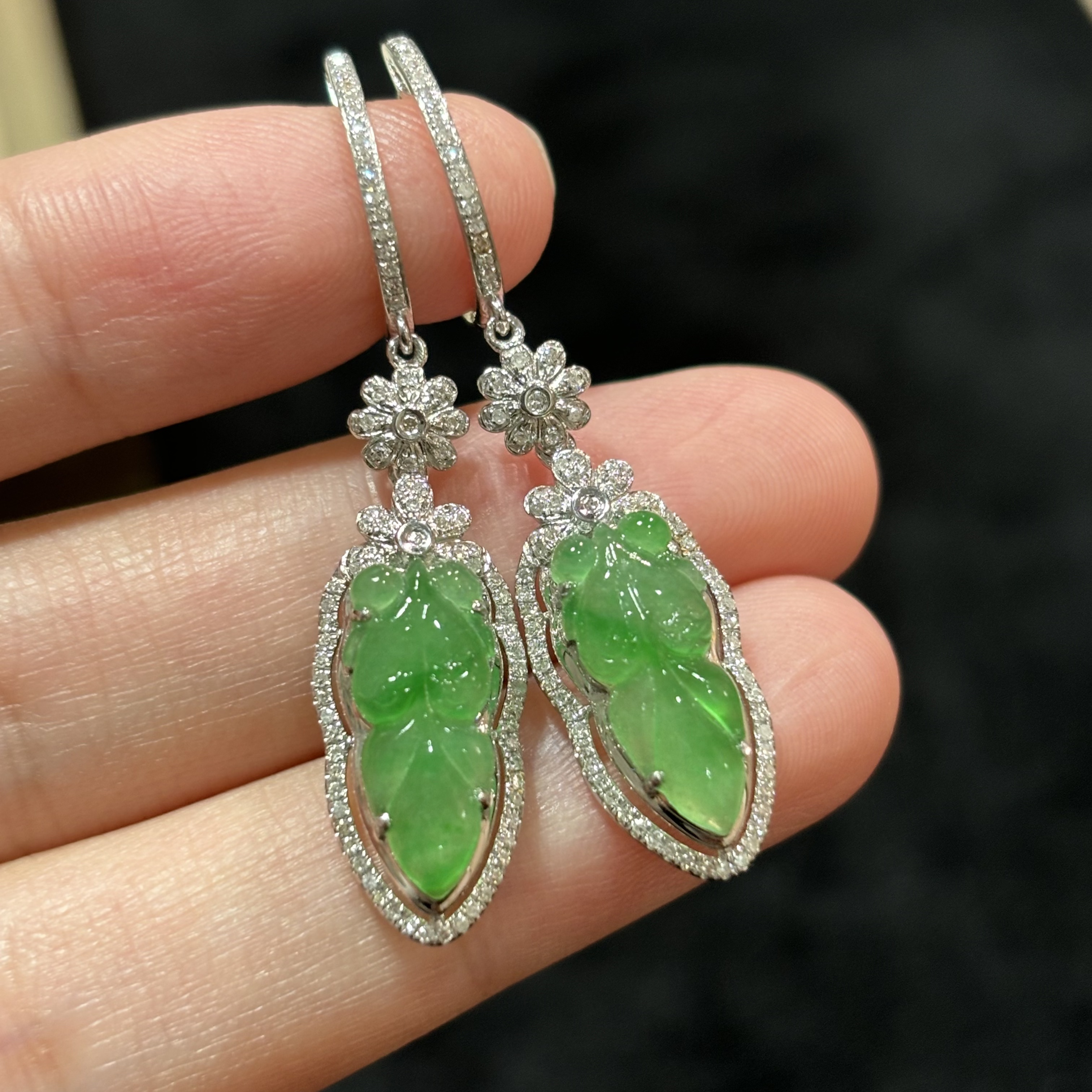 18k金天然缅甸A货翡翠金鱼耳钉