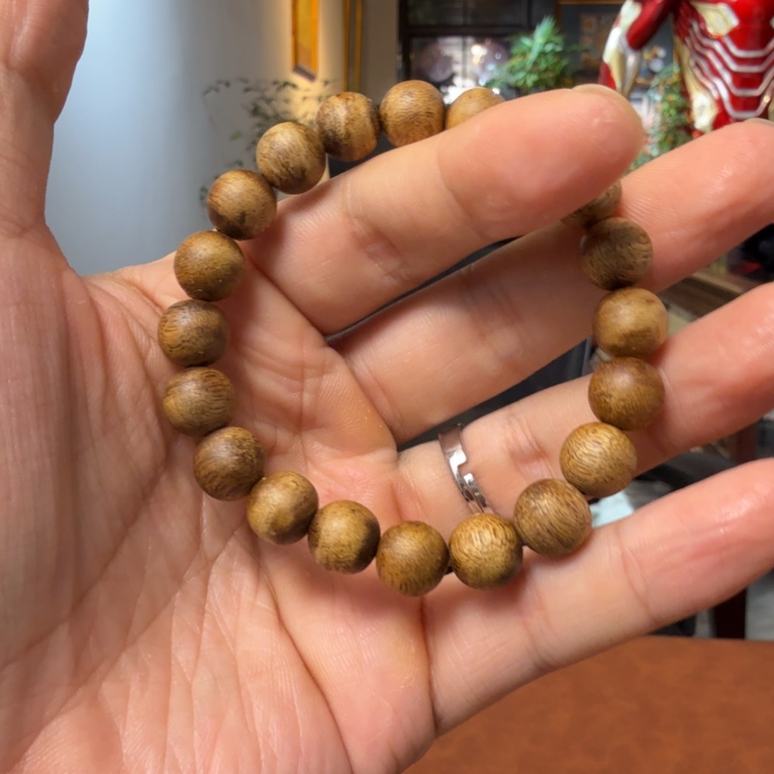 沉香手串每日一漏 卡10圆珠 重5-6克