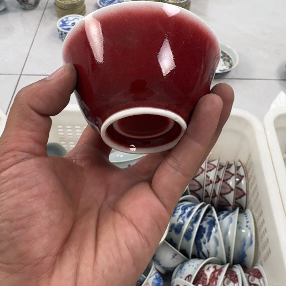 摆件郎红主人杯景德镇