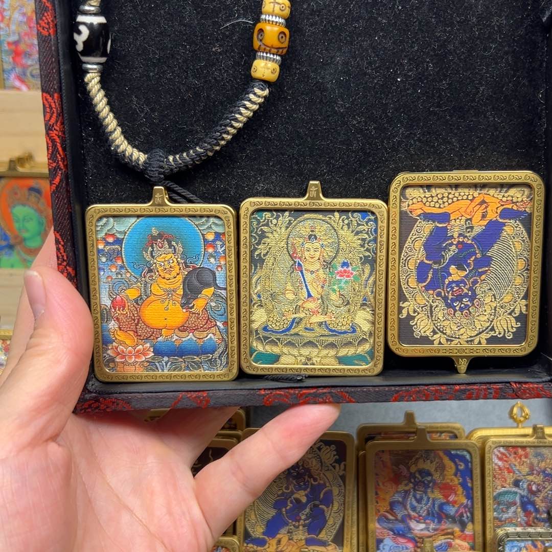 吊坠ꩵ****ঞ黄财神虚空藏菩萨双面钛钢唐卡