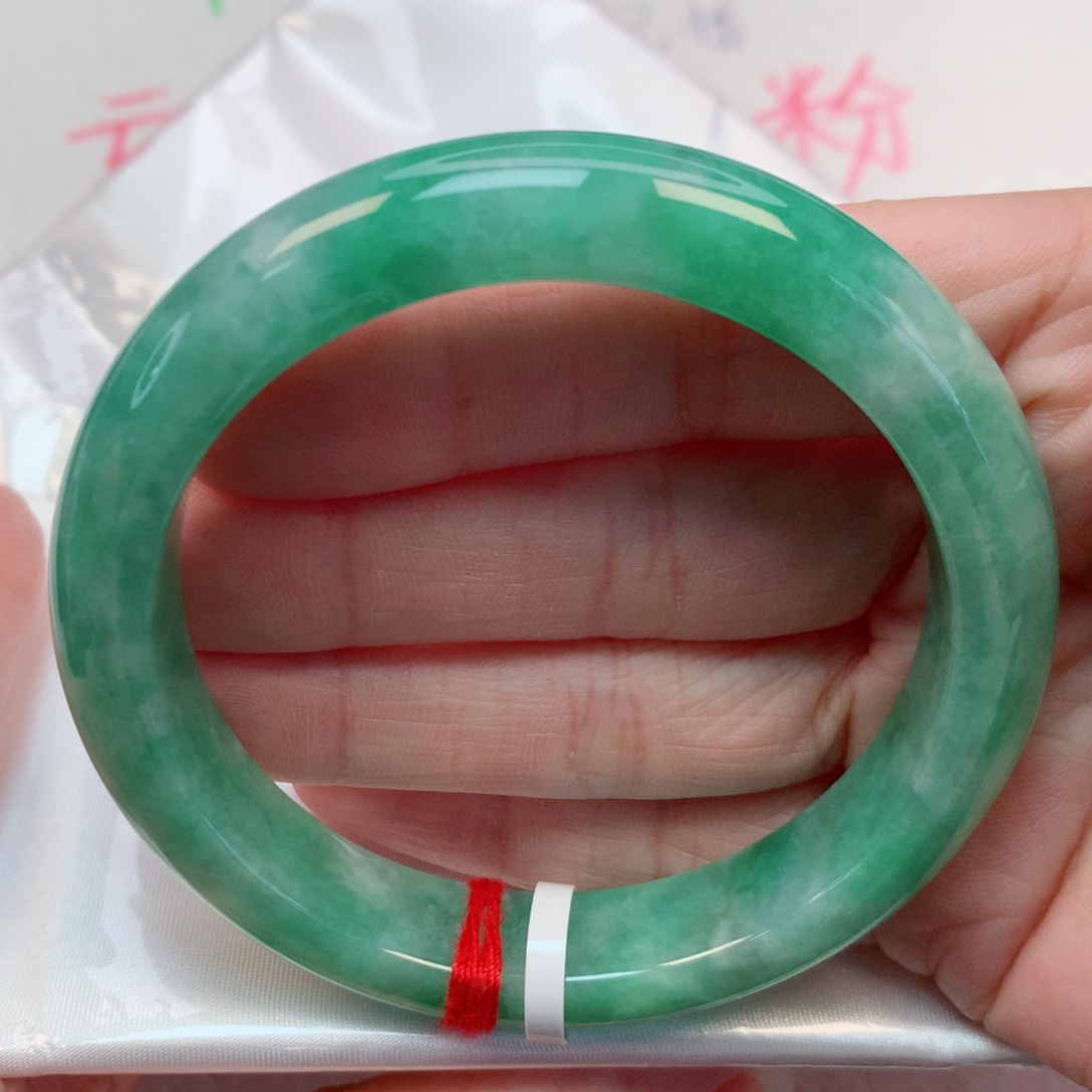 翡翠未镶嵌手镯58圈 果阳绿