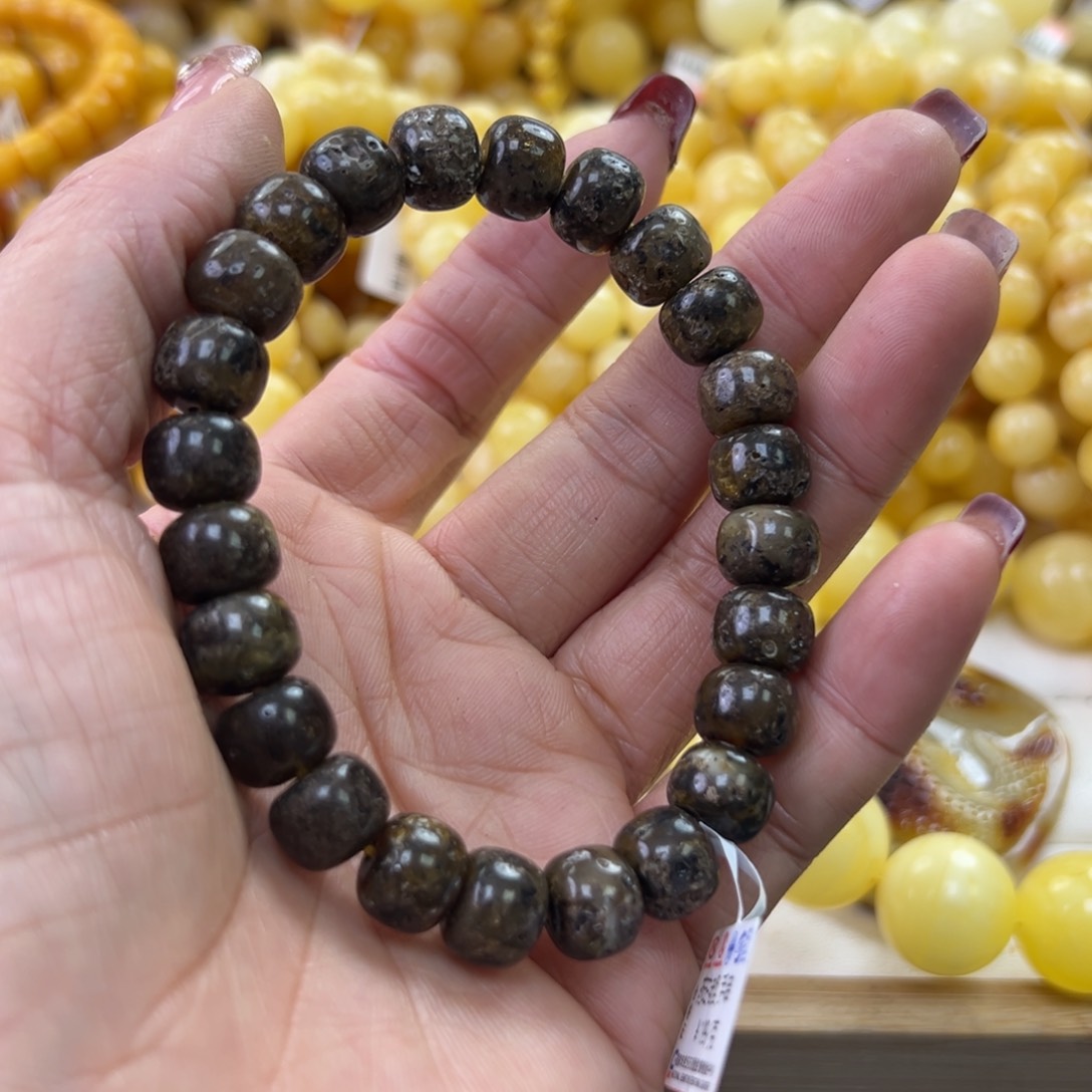 琥珀珠宝奇石未镶嵌