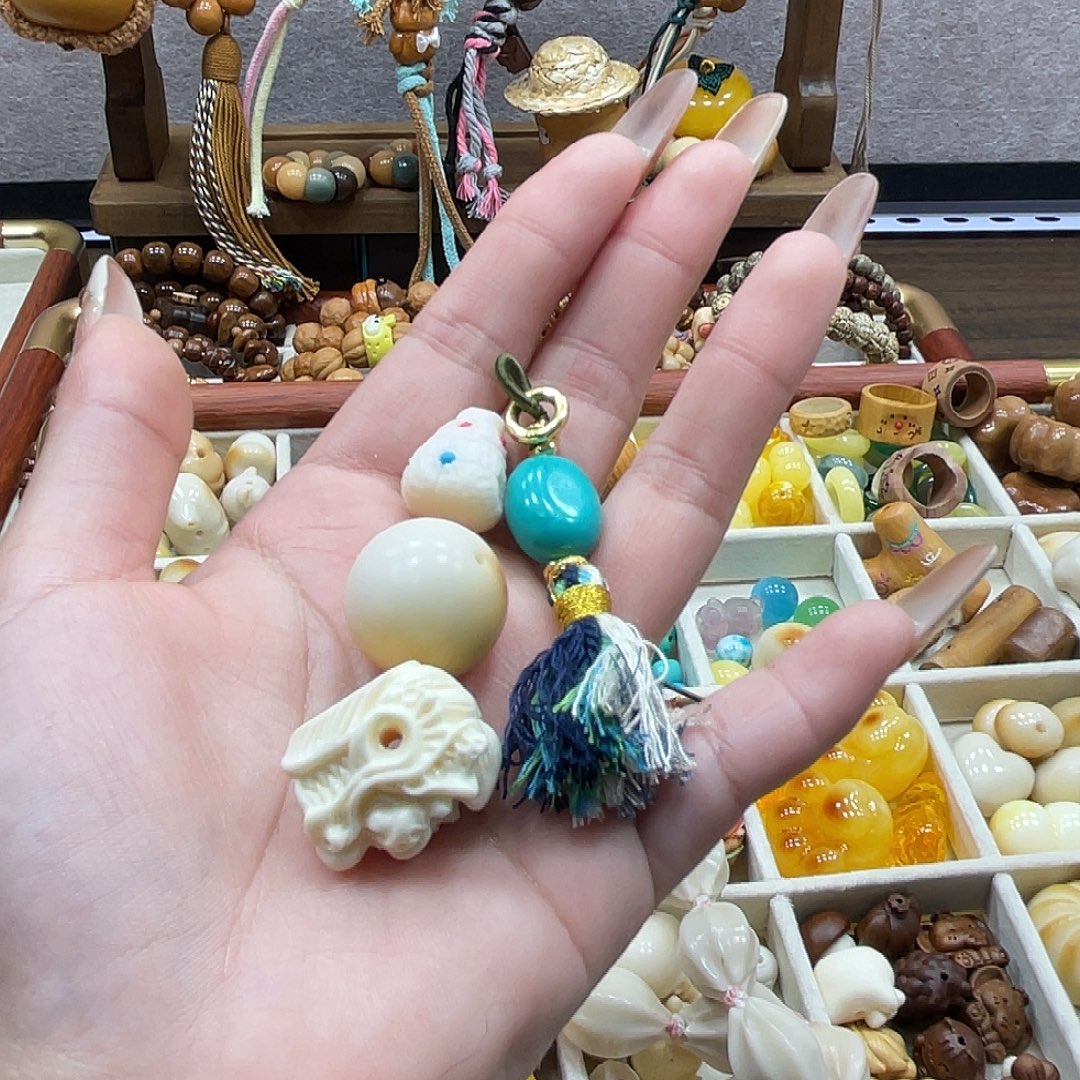 耶***℡吊坠猴头核桃4个小配件1111111