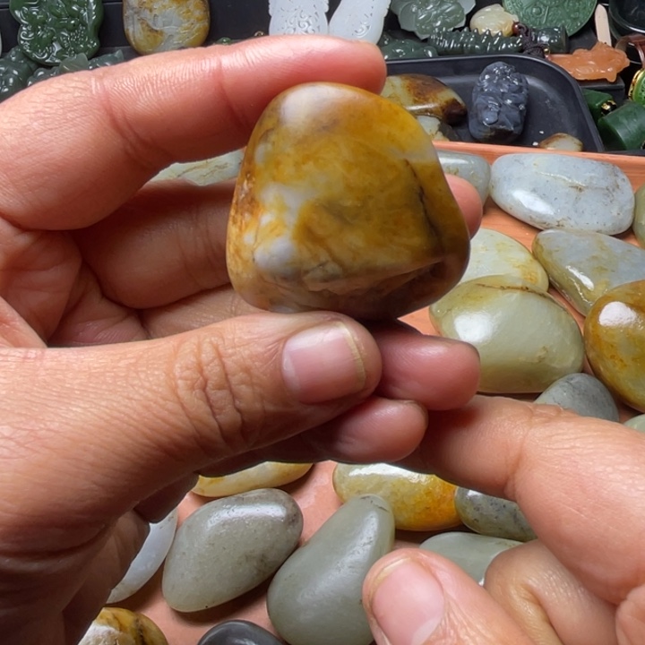 和田玉未镶嵌珠宝半成品