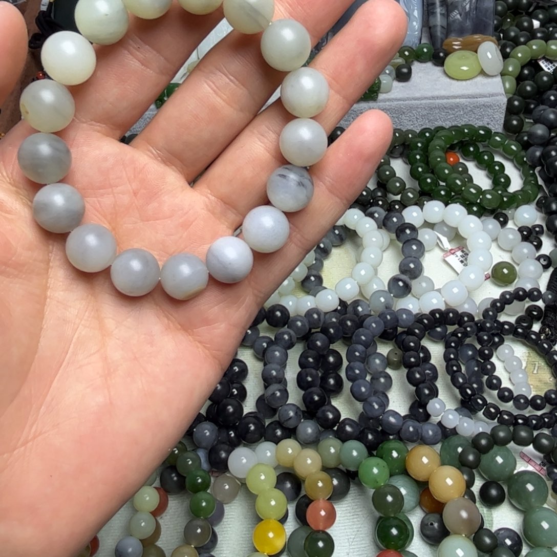 和田玉未镶嵌手串