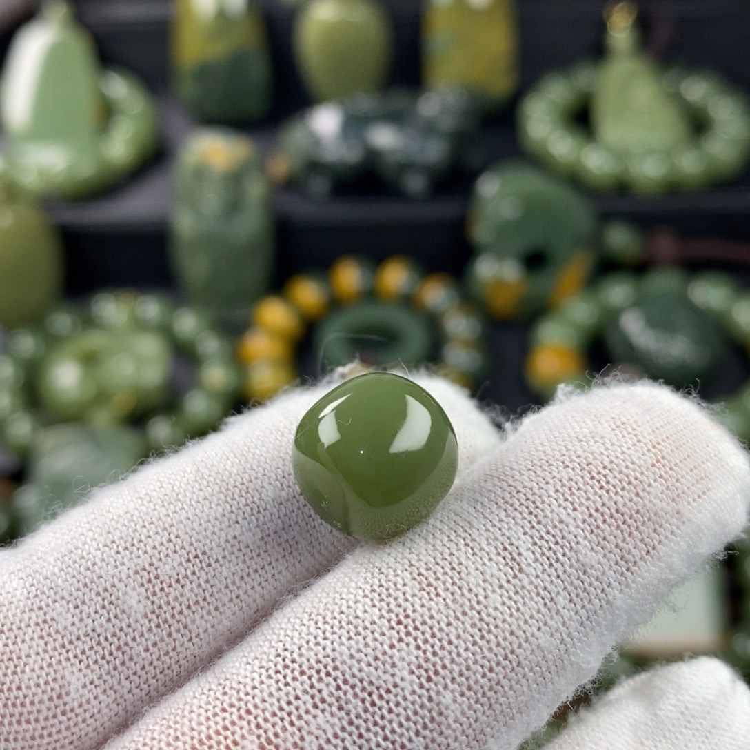 幸***活岫岩老玉（透闪石质玉）未镶嵌颈饰