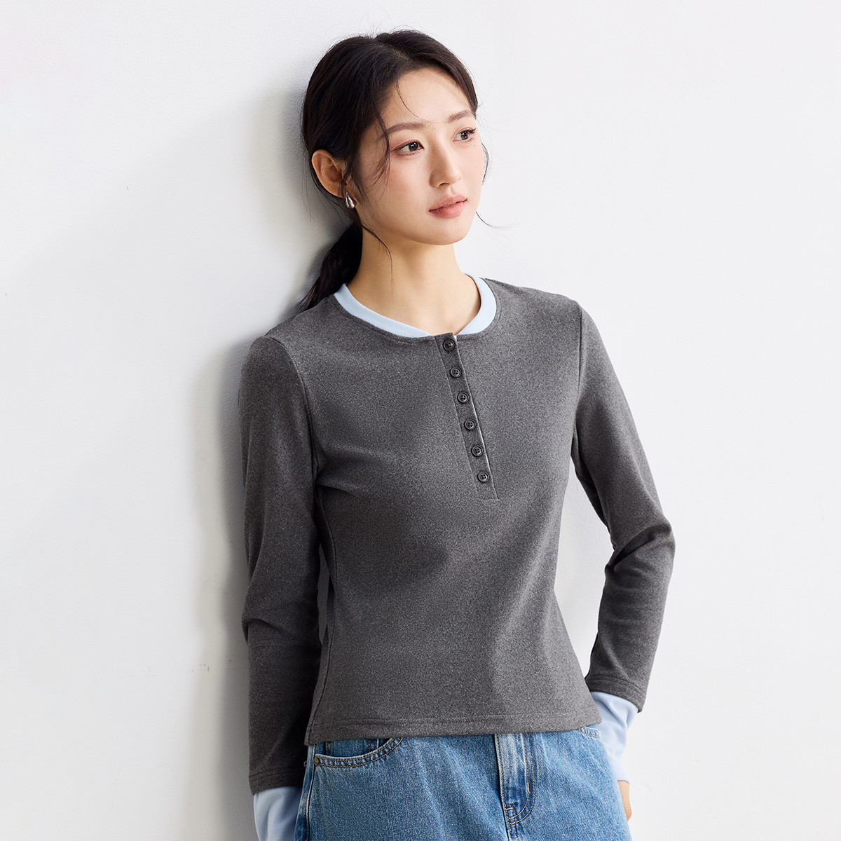 茵曼磨毛保暖撞色假两件长袖T恤女2025秋冬款时尚显瘦打底衫