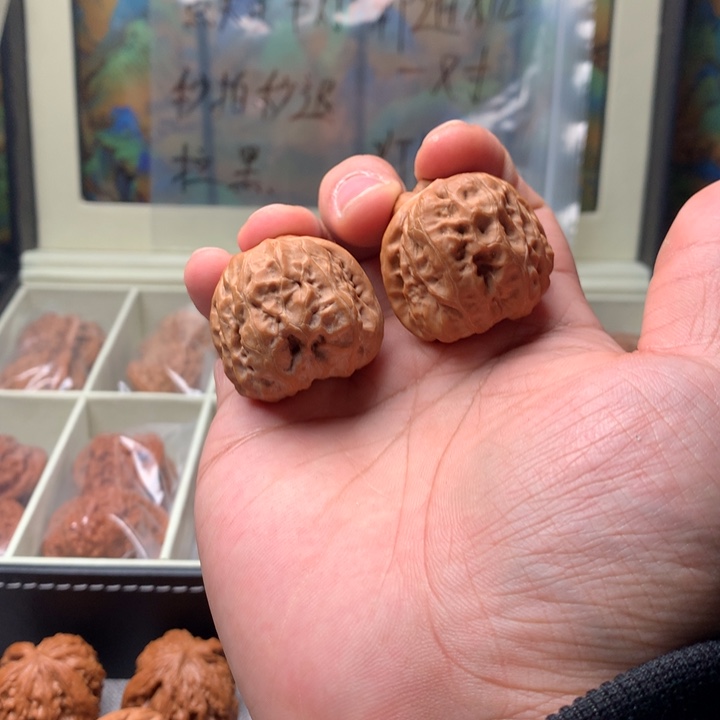 ****士文玩核桃吊坠哈哈哈恍恍惚惚