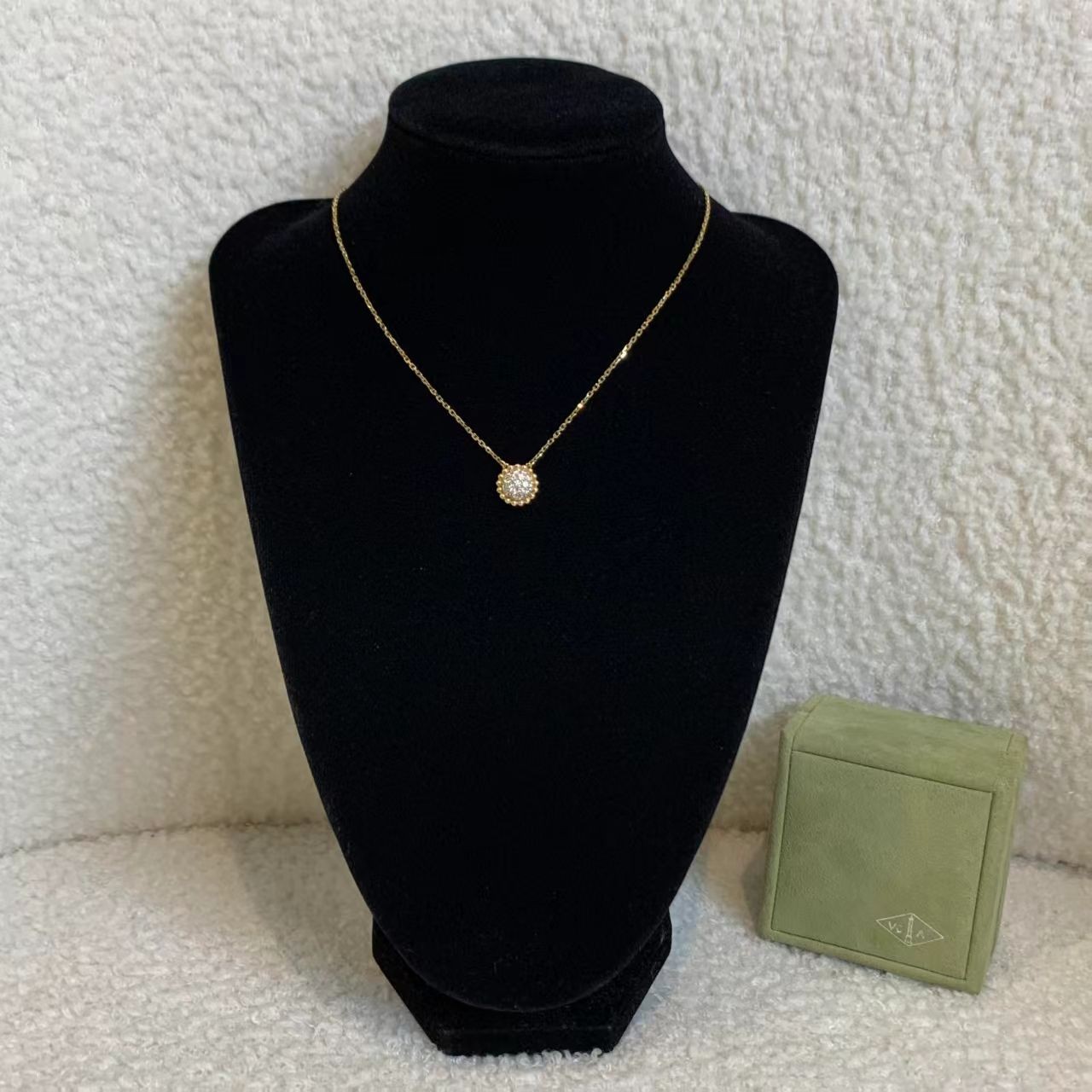 99新 梵克雅宝  壹臻/18k黄金满钻太阳花项链 36072378