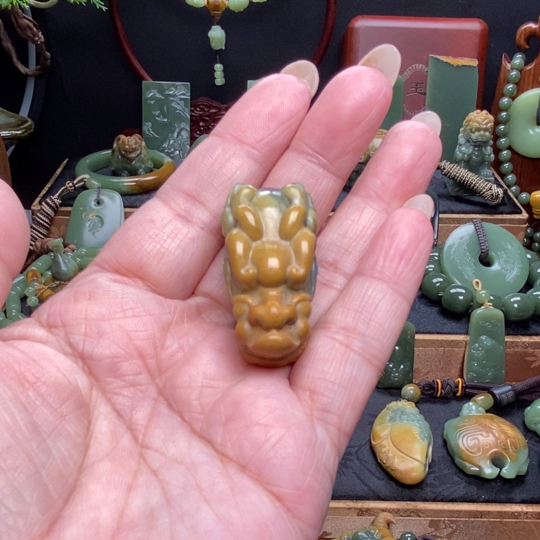 岫岩河磨玉（透闪石质玉）未镶嵌挂件