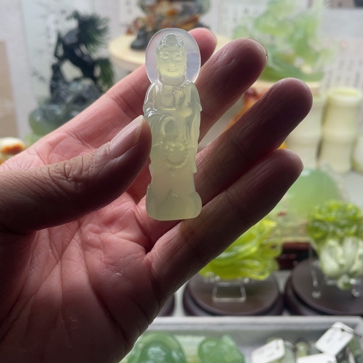 蛇纹石玉未镶嵌四大名玉挂件