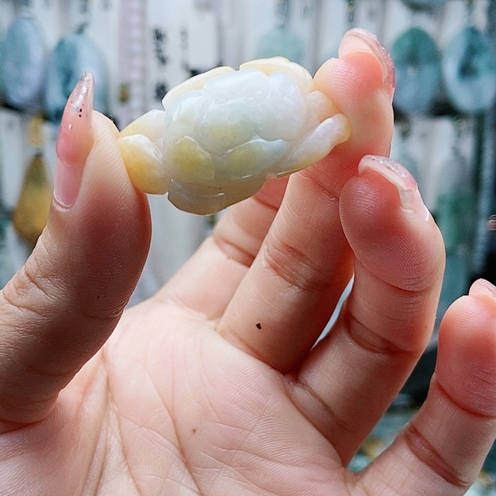 颈饰足铂镶嵌翡翠翡翠