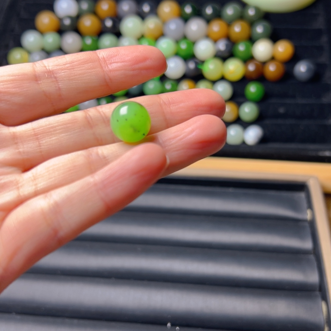 和田玉未镶嵌车挂