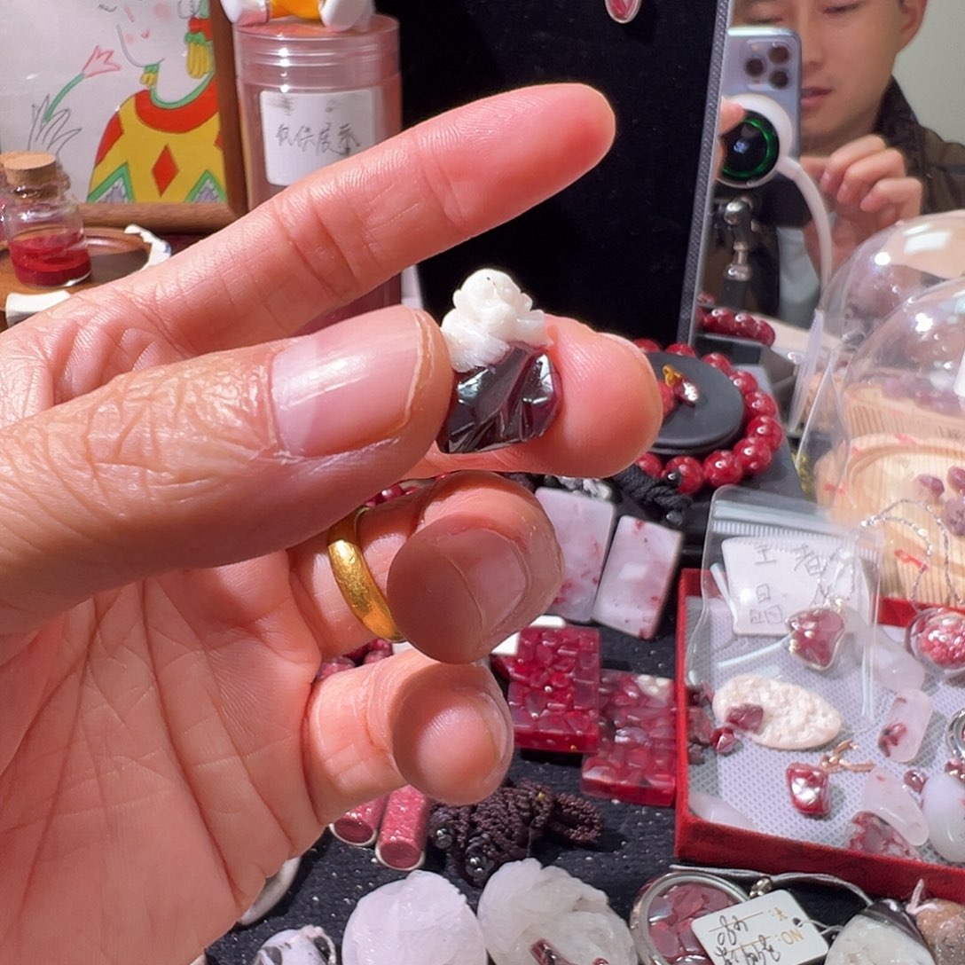 约***≈天然辰砂小猴子晶体