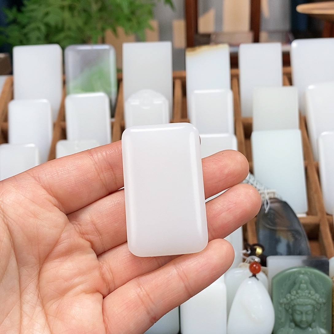 和田玉颈饰未镶嵌晓*