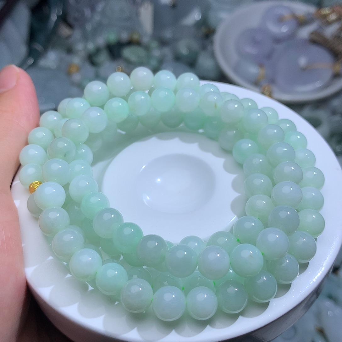 翡翠未镶嵌颈饰1614。