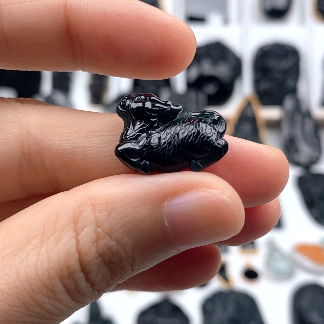 颈饰未镶嵌翡翠麒麟