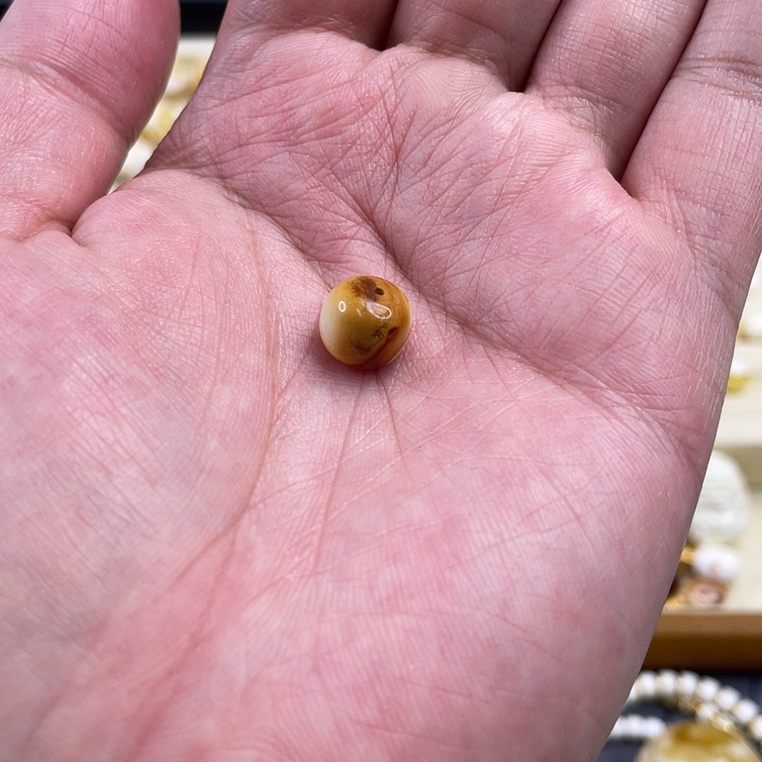 琥珀裸石未镶嵌M*10.1毫米